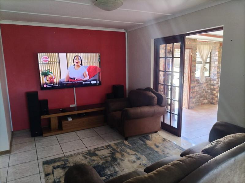 5 Bedroom Property for Sale in Amalinda Eastern Cape